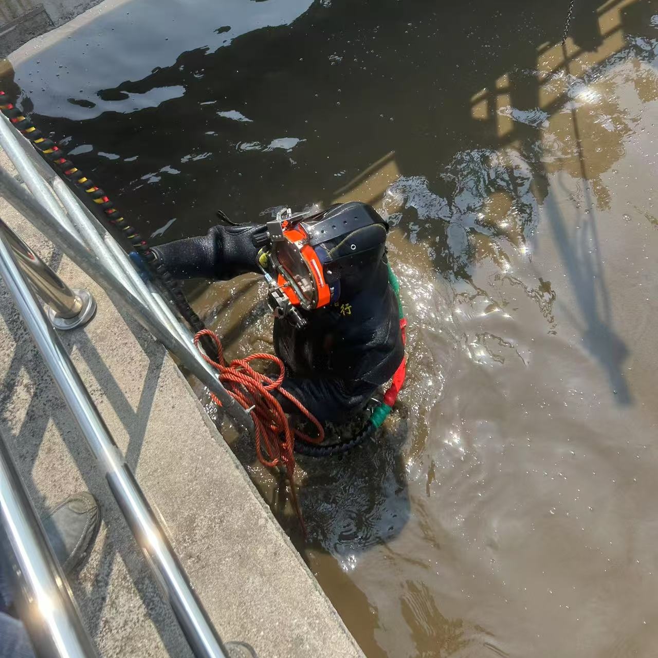 水下平台搭建资质完备