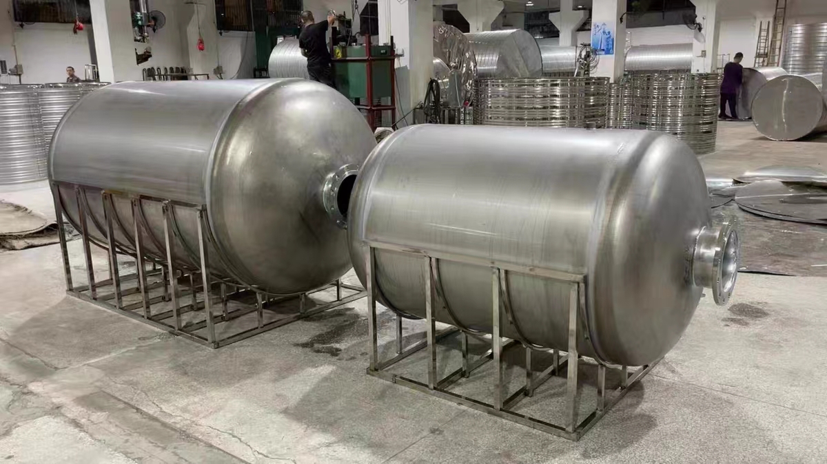 承压热水箱信赖0.6-1.0Mpa