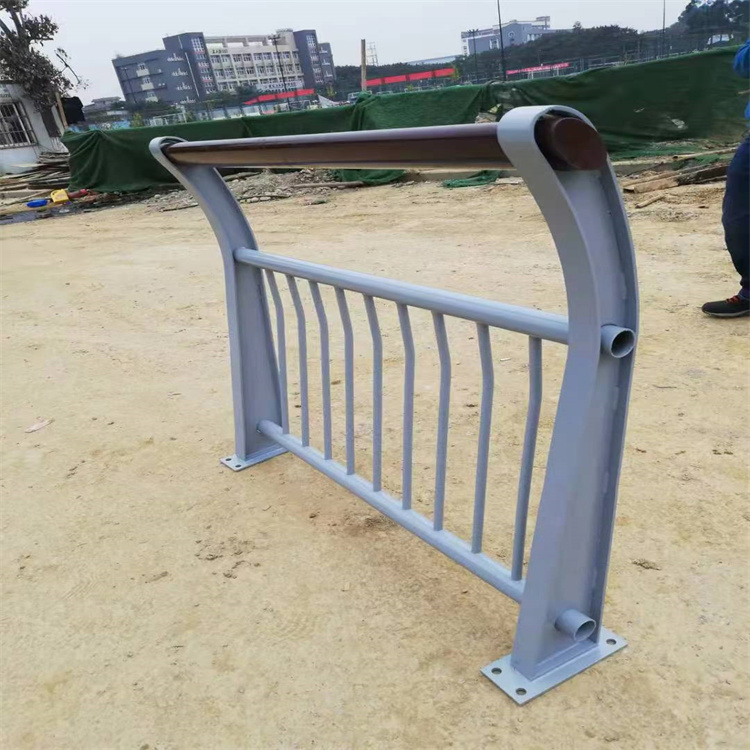 东方市花园不锈钢复合管栏杆优质货源