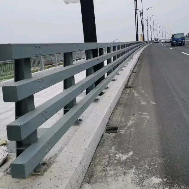 【护栏,道路护栏厂家大量现货】源头厂家经验丰富