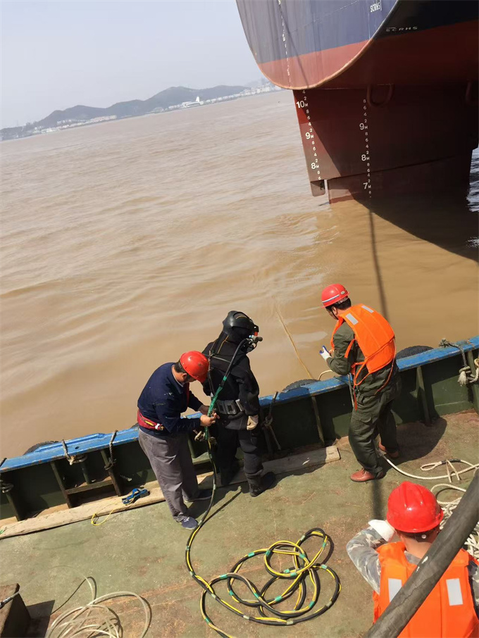速邦水下工程队-气囊水下安装施工队